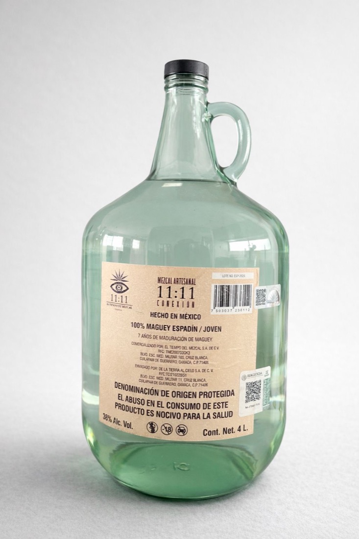 Garrafa de 4 litros de Mezcal 11:11 para canal HORECA y mayoreo